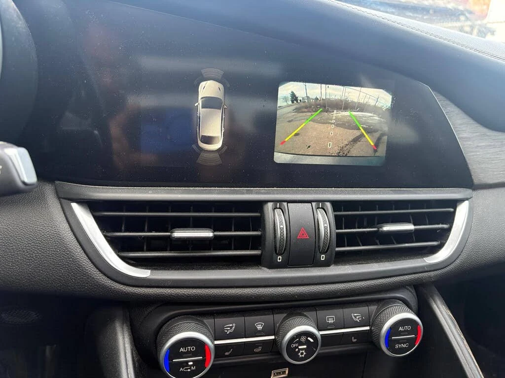 Alfa Romeo Giulia Ti AWD * АвтоКредит* (ЦЕНА ДО БГ) - изображение 10