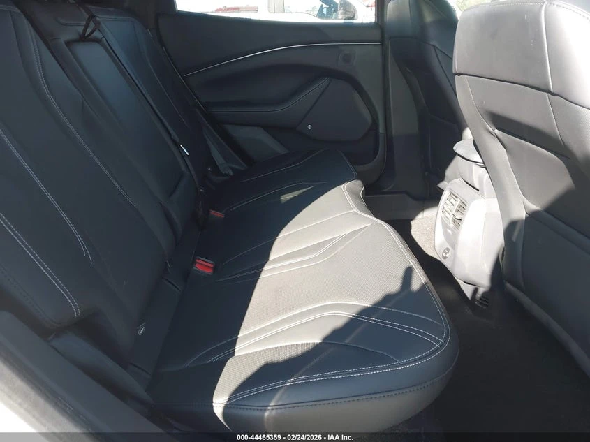 Ford Mustang Mach-E Premium, снимка 8 - Автомобили и джипове - 53960305