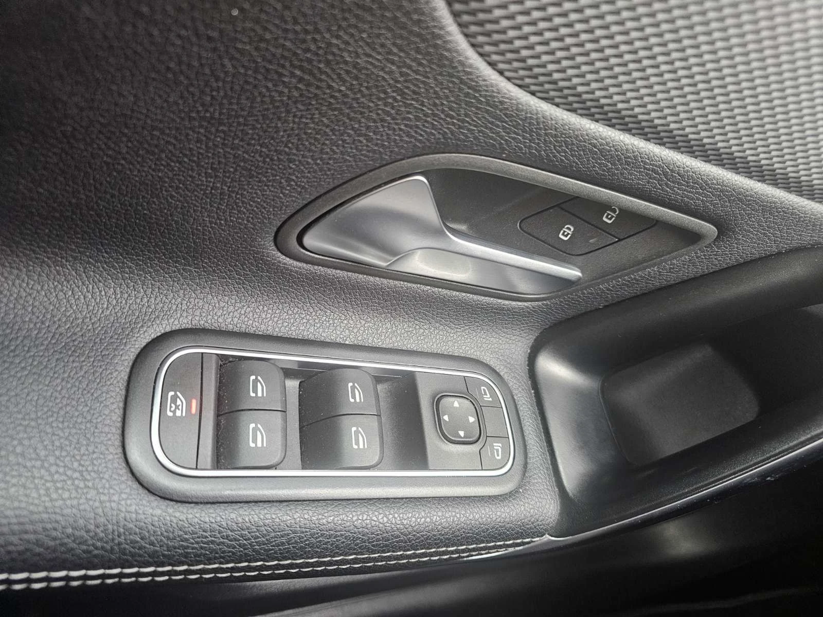 Mercedes-Benz A 180 1.3 TCe 136 hp, снимка 11 - Автомобили и джипове - 54124122