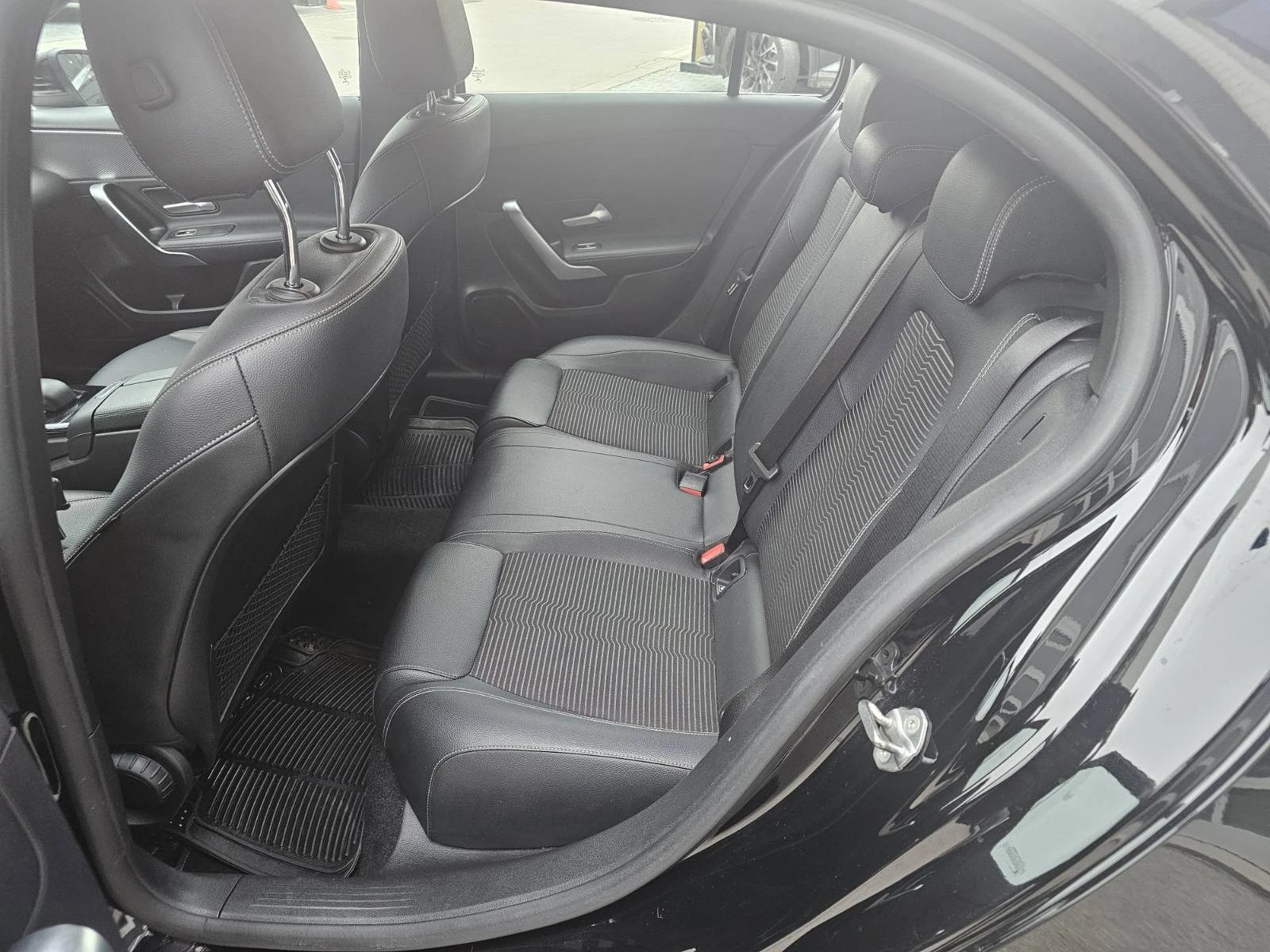 Mercedes-Benz A 180 1.3 TCe 136 hp, снимка 13 - Автомобили и джипове - 54124122