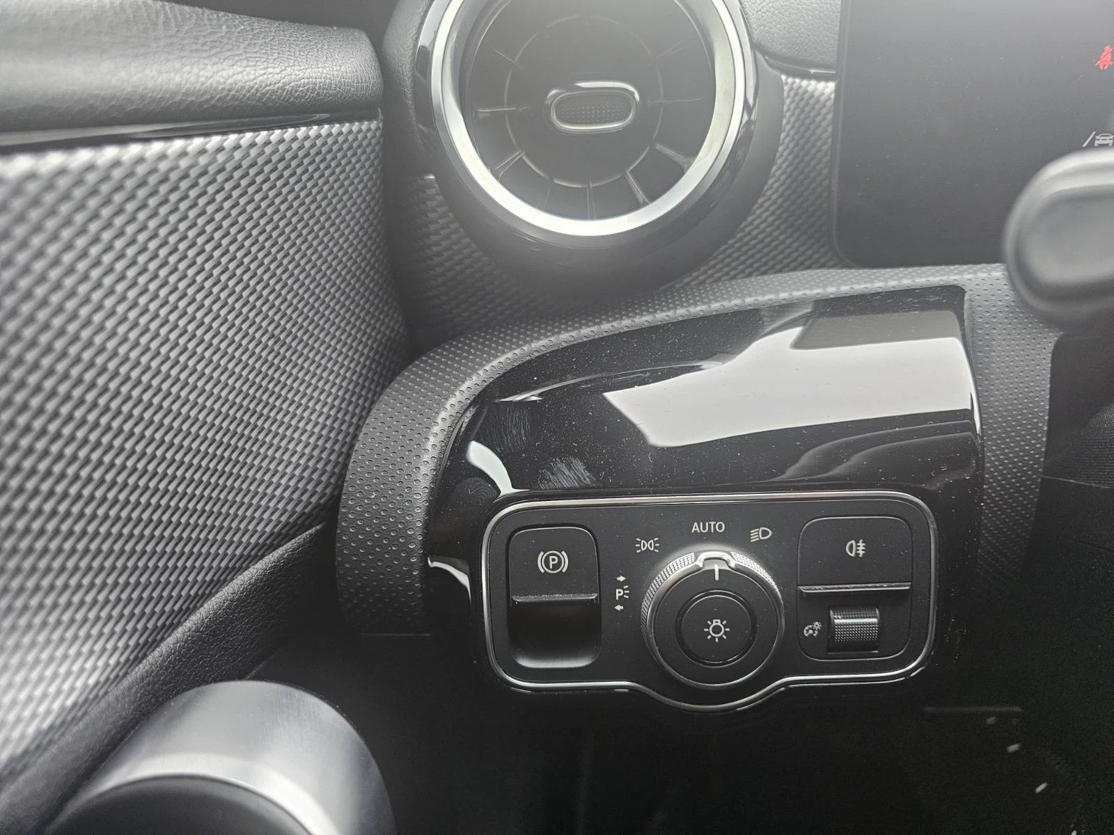 Mercedes-Benz A 180 1.3 TCe 136 hp, снимка 10 - Автомобили и джипове - 54124122