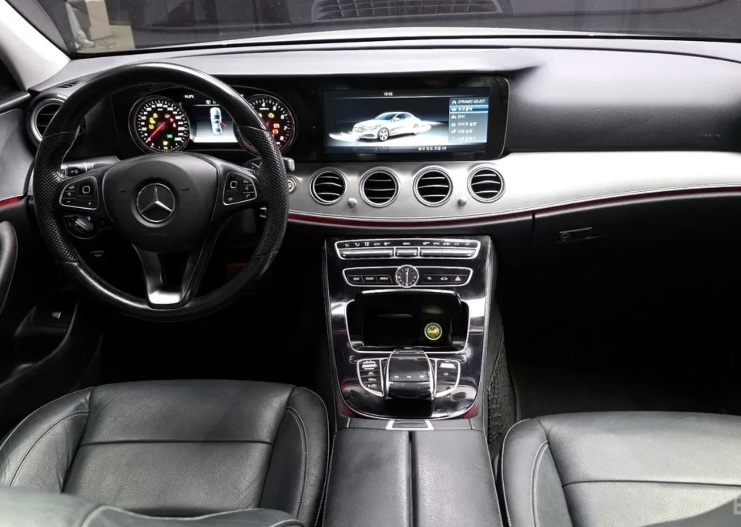 Mercedes-Benz E 220 d* AMBIENT* ШИБИДАХ* HEAD UP, снимка 6 - Автомобили и джипове - 54124341