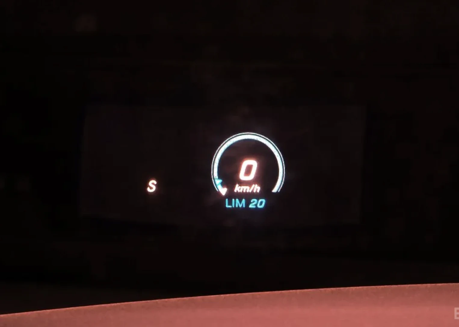 Mercedes-Benz E 220 d* AMBIENT* ШИБИДАХ* HEAD UP, снимка 15 - Автомобили и джипове - 54124341