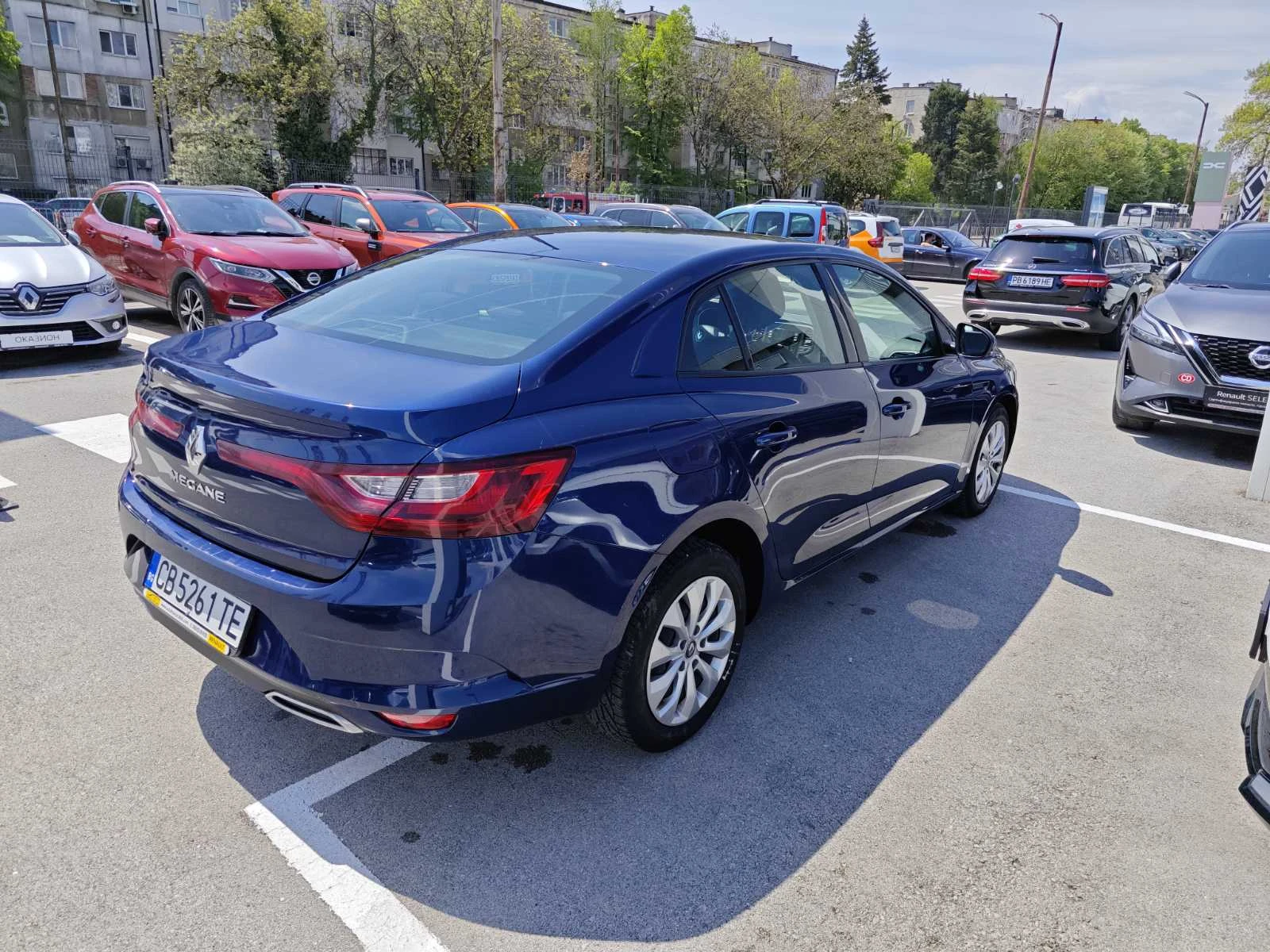 Renault Megane 1.3TCe Sedan 140k.c., снимка 8 - Автомобили и джипове - 54358169