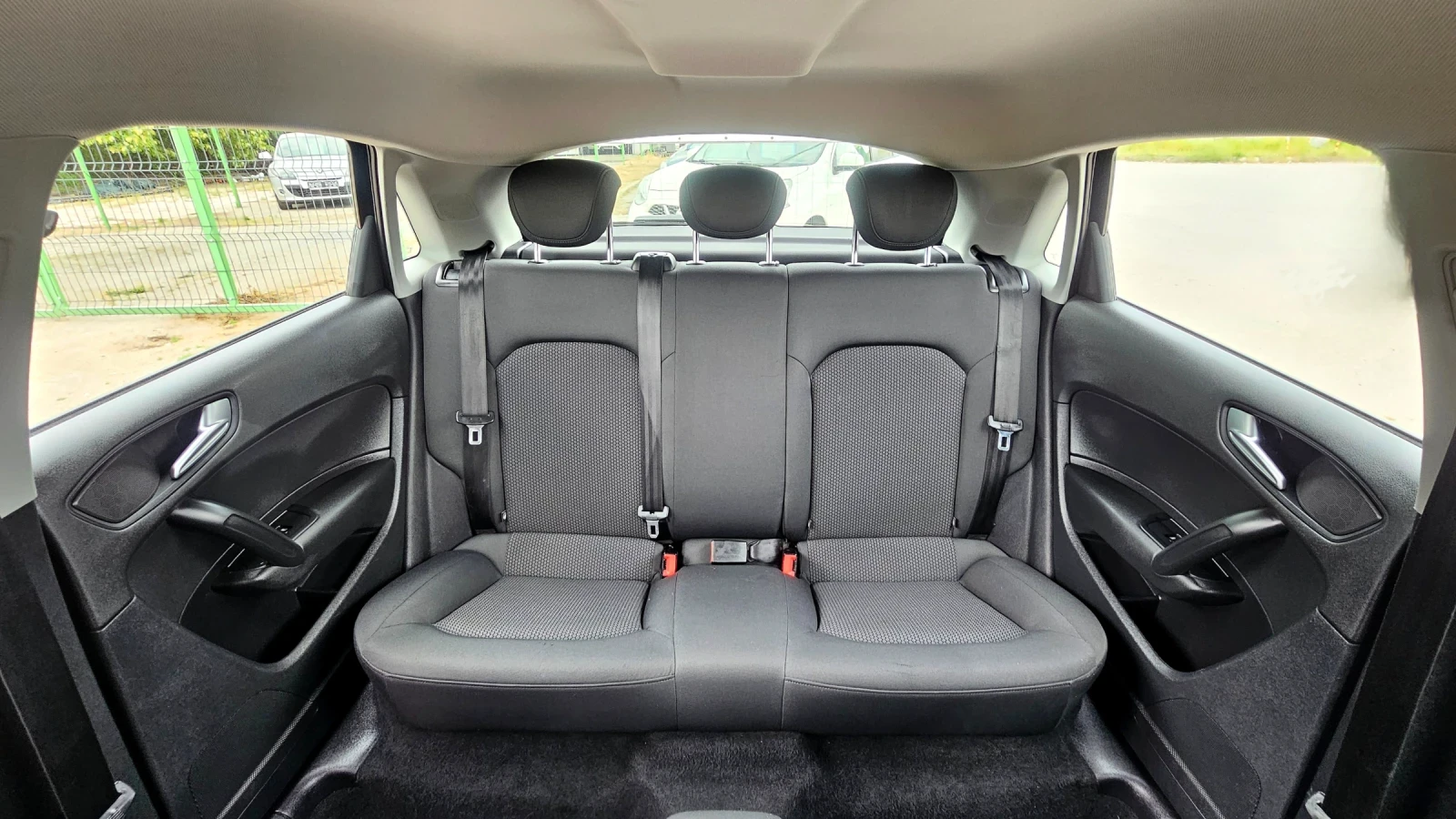 Audi A1 1.2T/S line/NAVi/РЕАЛНИ КМ, снимка 9 - Автомобили и джипове - 54610556