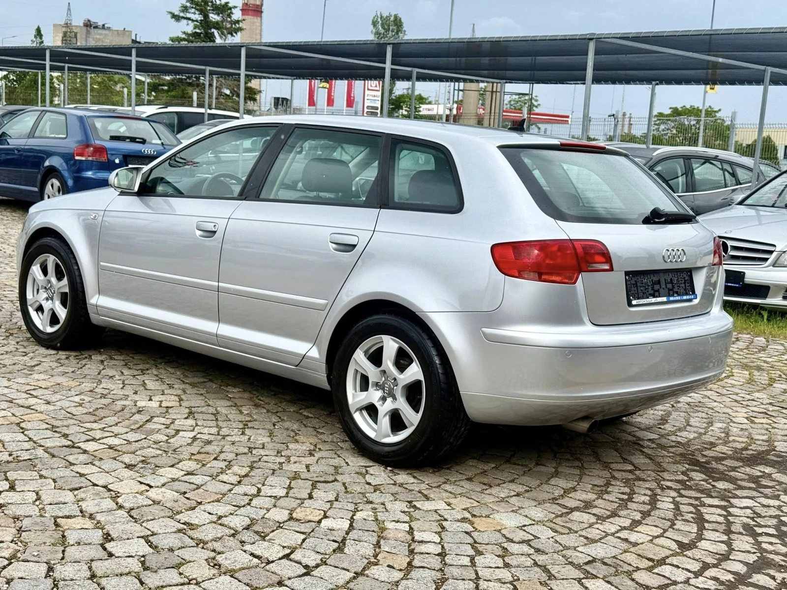 Audi A3 1.6 AVTOMATIK, снимка 3 - Автомобили и джипове - 54650225