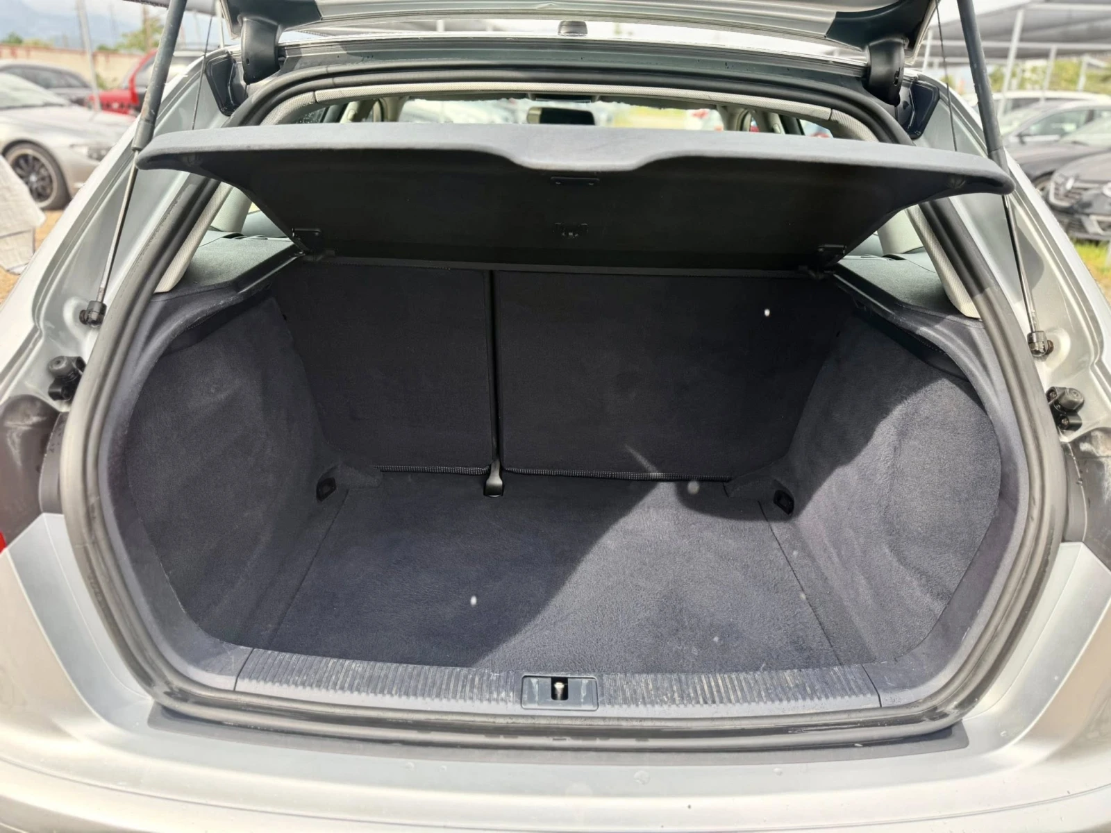 Audi A3 1.6 AVTOMATIK, снимка 14 - Автомобили и джипове - 54650225