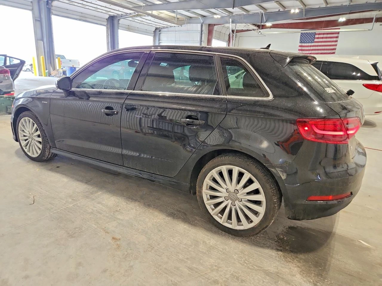 Audi A3 1.4l E-Tron Premium Plus, снимка 2 - Автомобили и джипове - 54705252