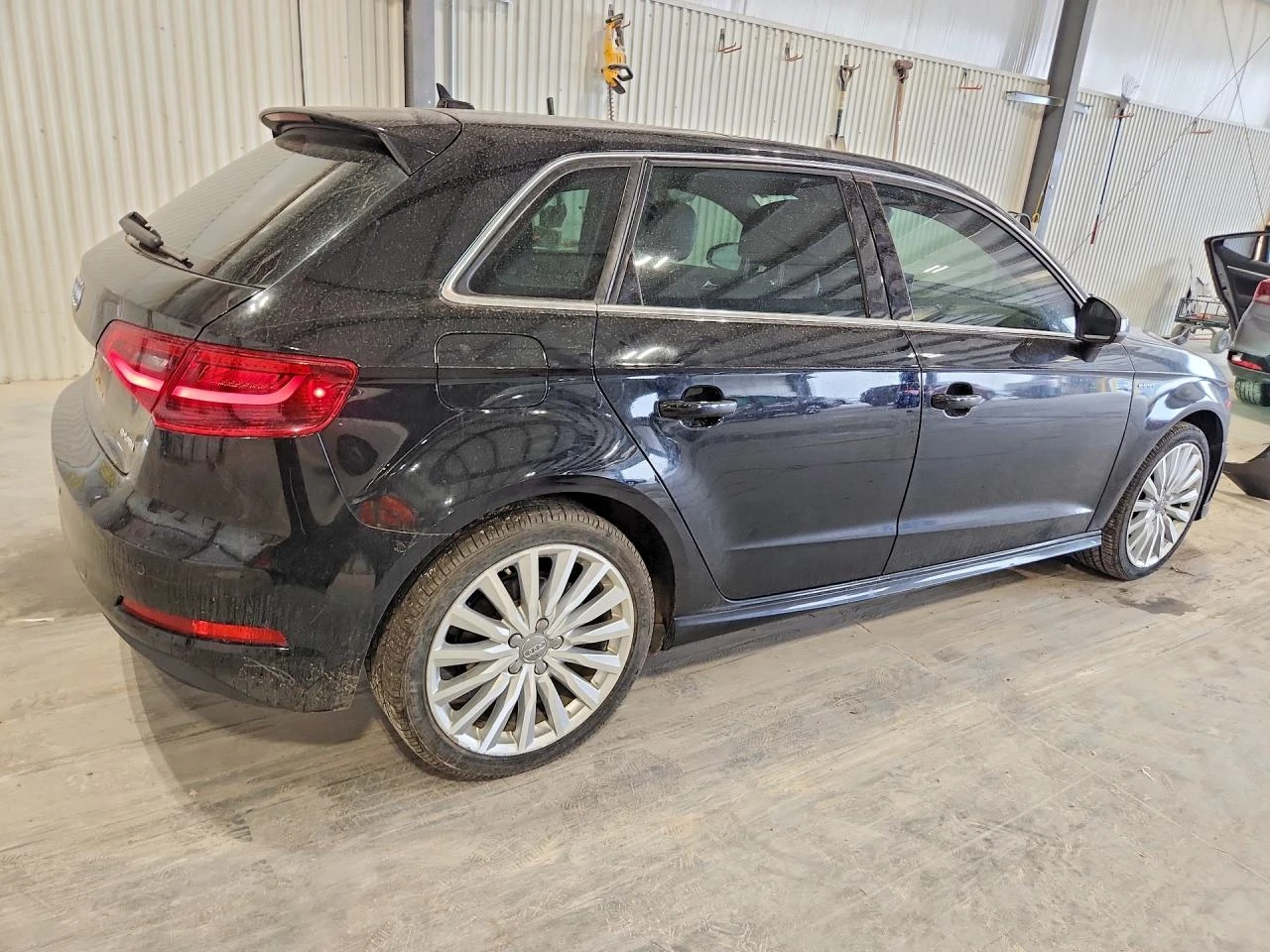 Audi A3 1.4l E-Tron Premium Plus, снимка 3 - Автомобили и джипове - 54705252