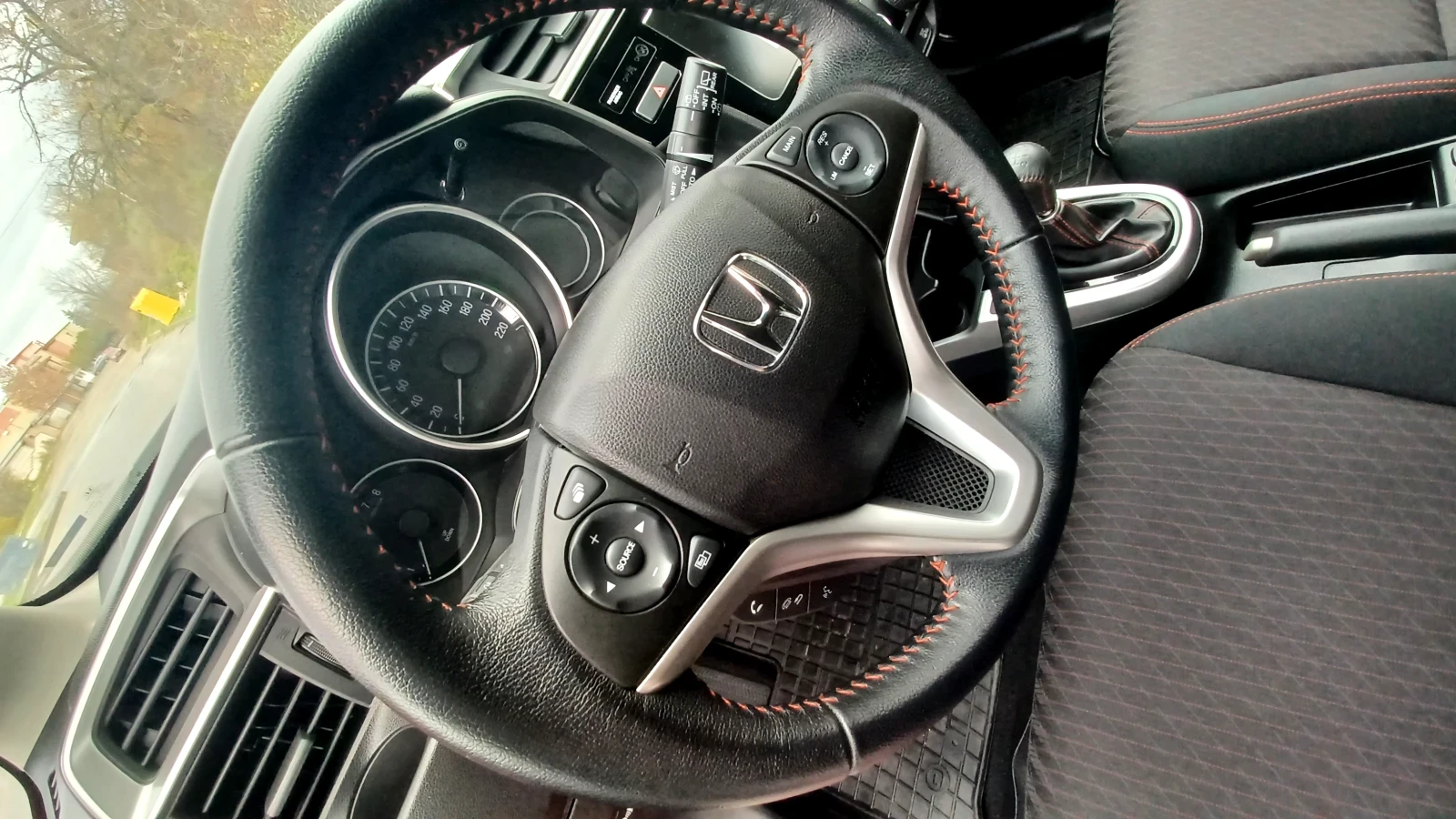 Honda Jazz Dynamic Sport , снимка 15 - Автомобили и джипове - 54798242