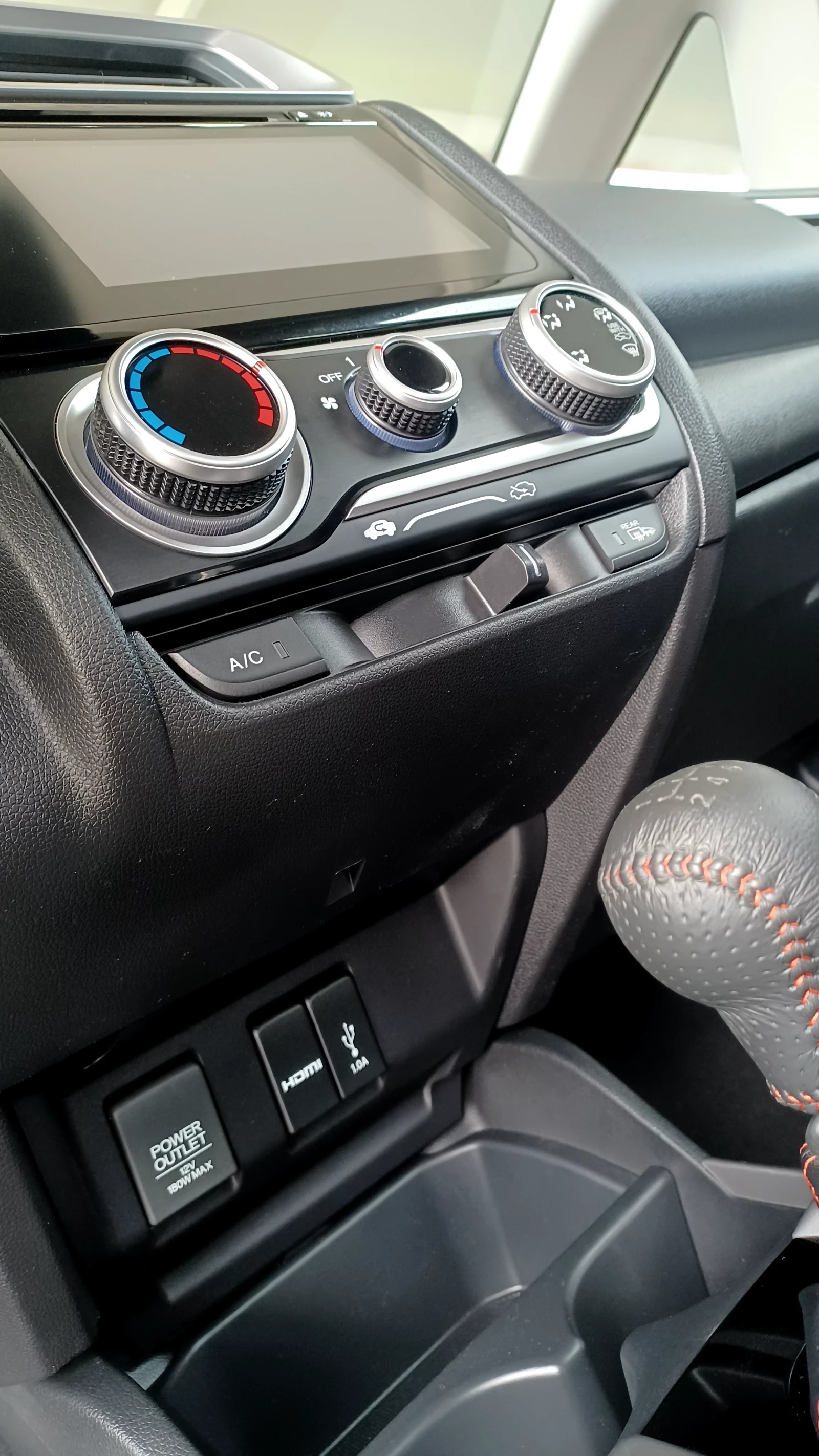 Honda Jazz Dynamic Sport , снимка 13 - Автомобили и джипове - 54798242