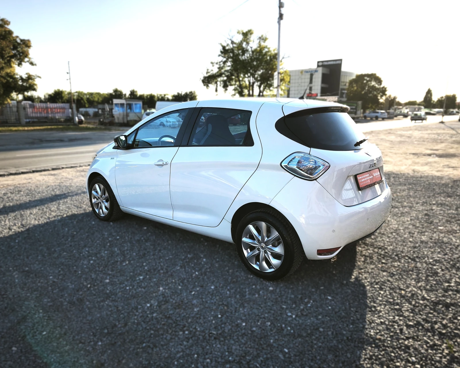 Renault Zoe ТЕРМОПОМПА - 23.3 KWH, снимка 6 - Автомобили и джипове - 55641715