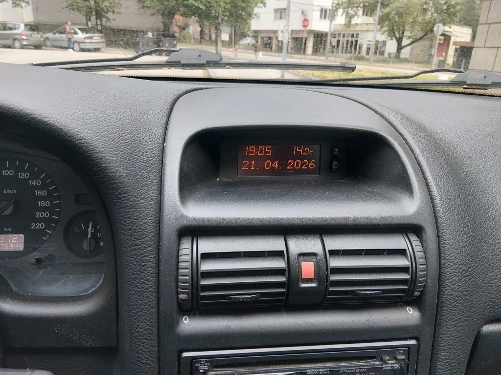 Opel Astra, снимка 4 - Автомобили и джипове - 55704433