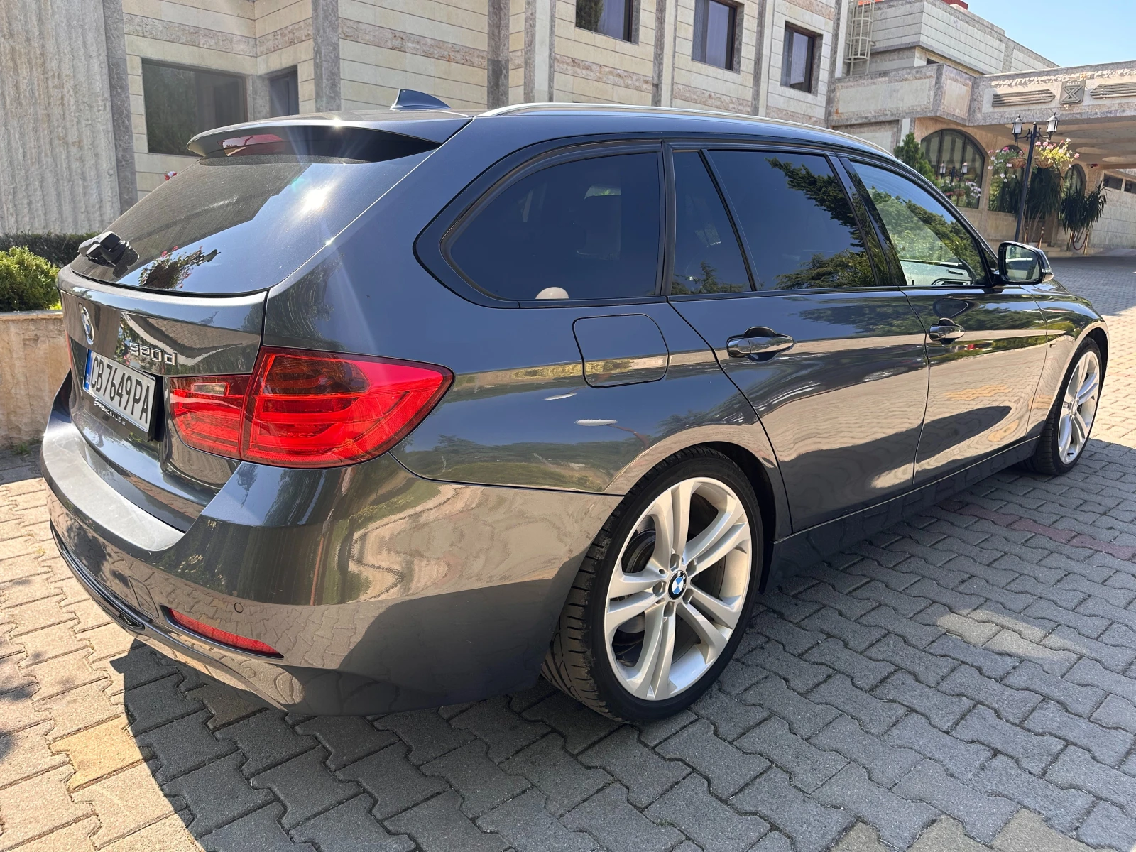 BMW 320 F31 Sport Line, снимка 2 - Автомобили и джипове - 55740258