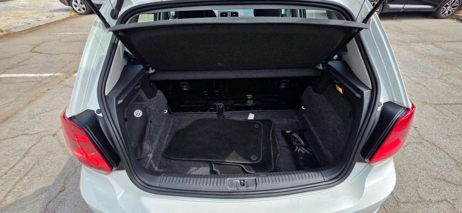 VW Polo 1.4 TDI 75k.c EURO 6B ITALIA , снимка 15 - Автомобили и джипове - 55851937