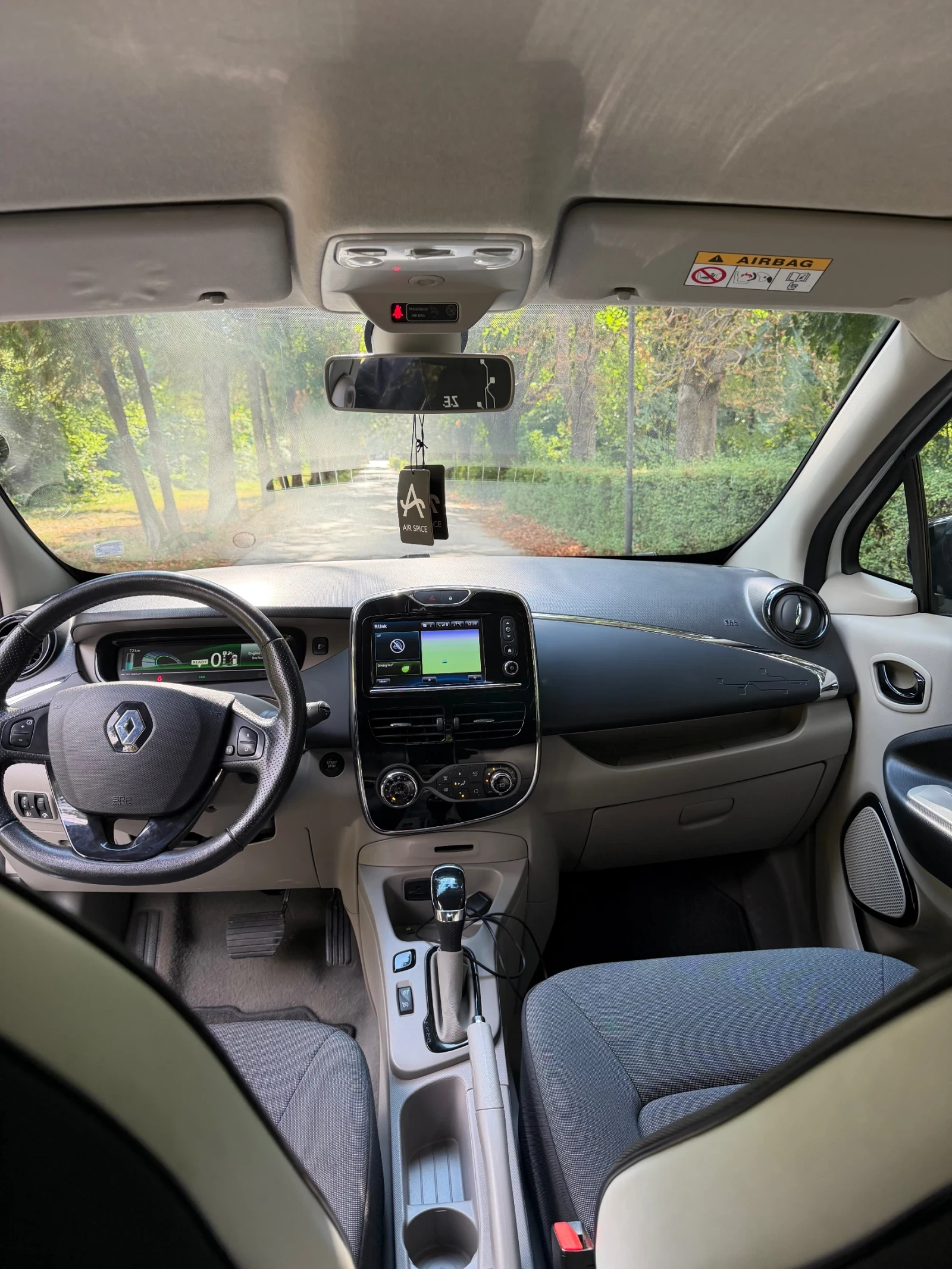 Renault Zoe, снимка 7 - Автомобили и джипове - 55952769