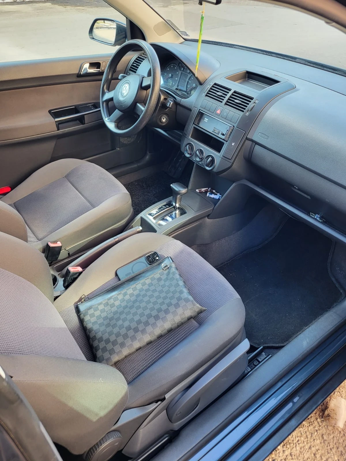 VW Polo, снимка 6 - Автомобили и джипове - 56153439