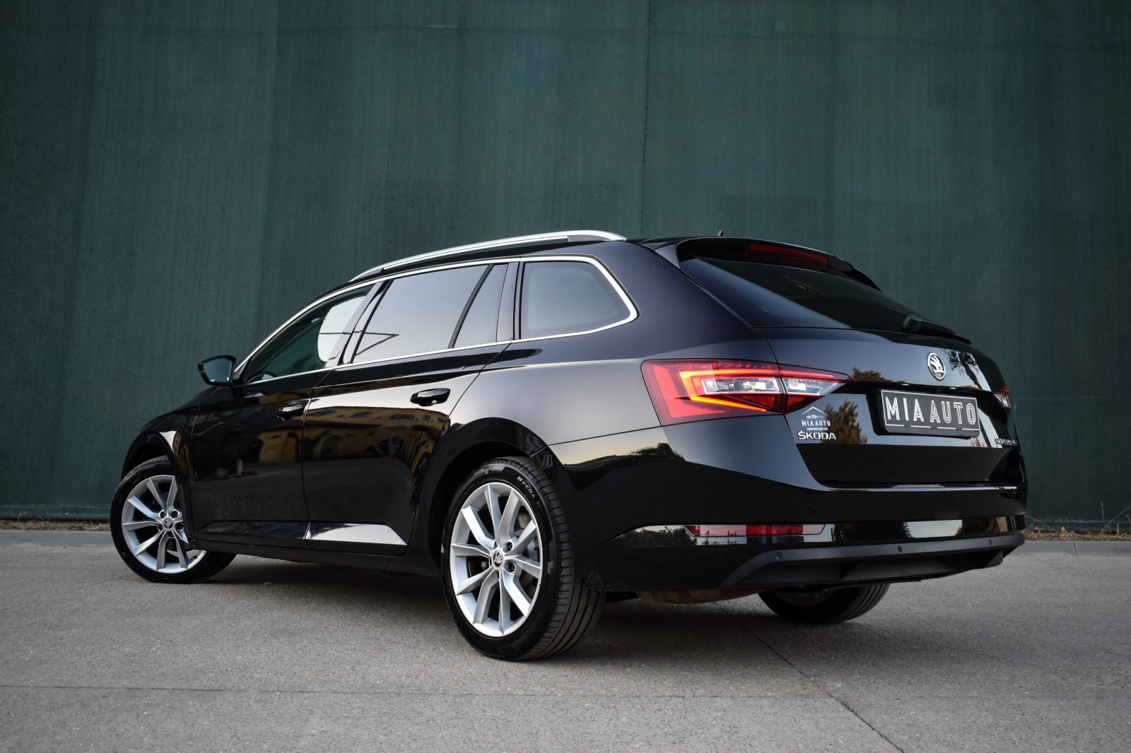 Skoda Superb 2.0TDI , снимка 5 - Автомобили и джипове - 56343028