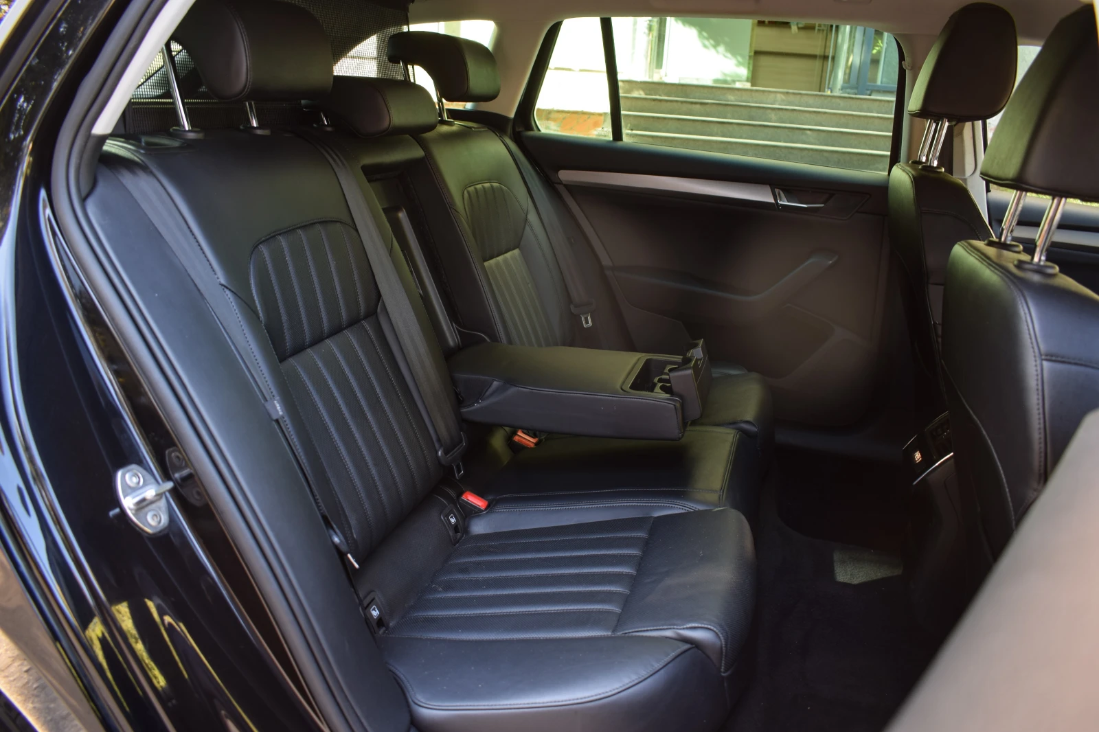 Skoda Superb 2.0TDI , снимка 11 - Автомобили и джипове - 56343028