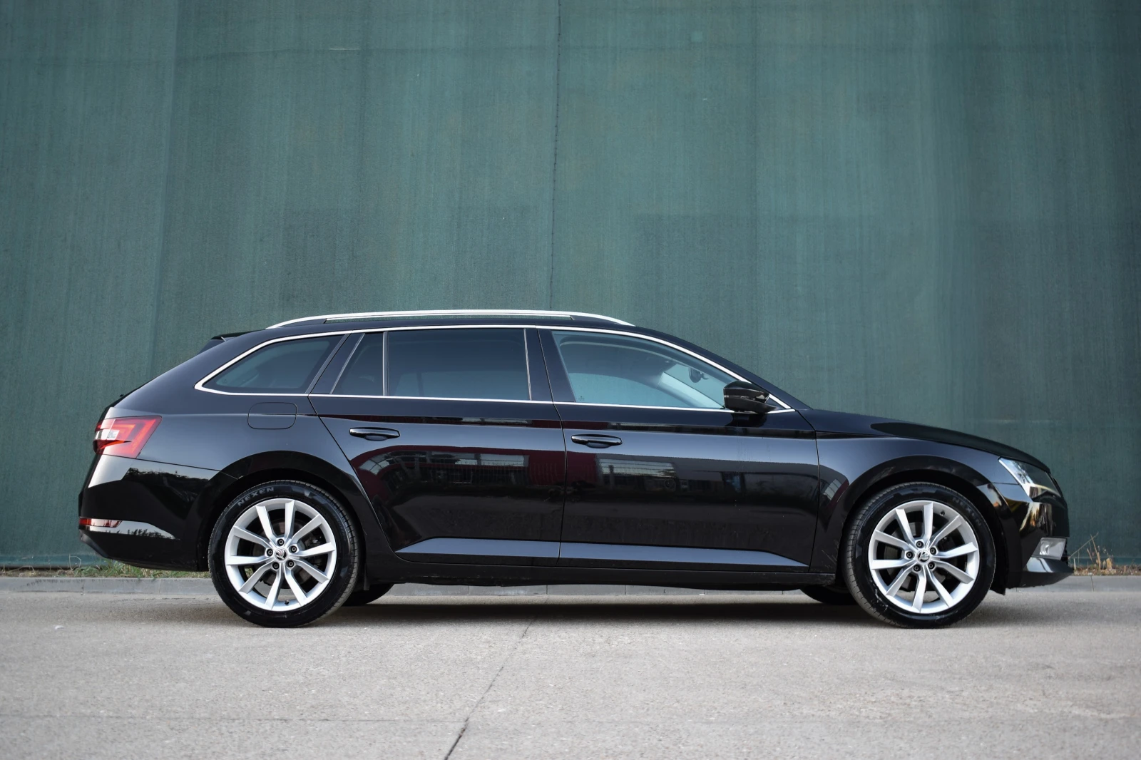 Skoda Superb 2.0TDI , снимка 4 - Автомобили и джипове - 56343028