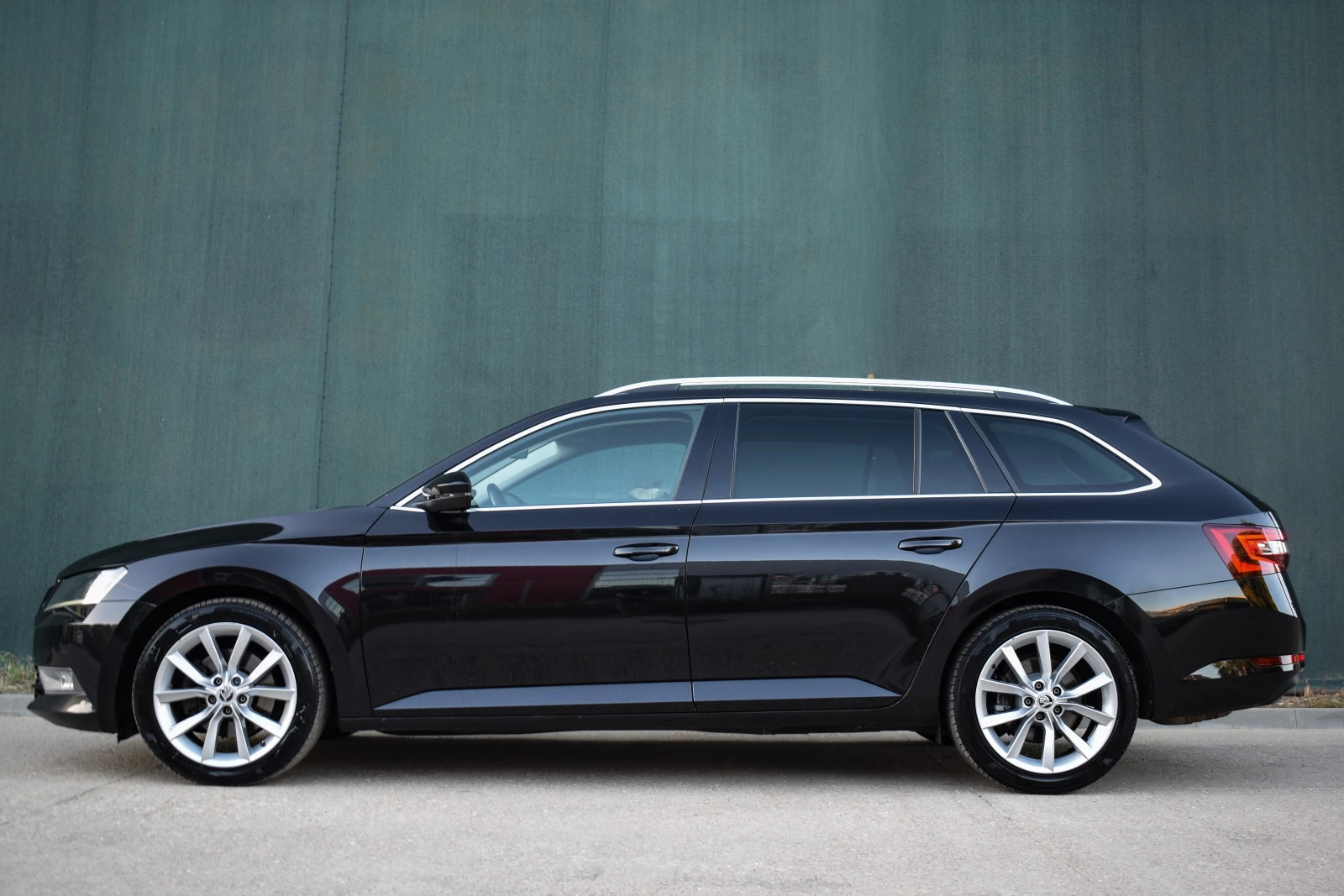 Skoda Superb 2.0TDI , снимка 3 - Автомобили и джипове - 56343028