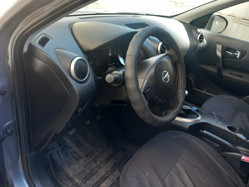 Nissan Qashqai, снимка 11 - Автомобили и джипове - 47545567