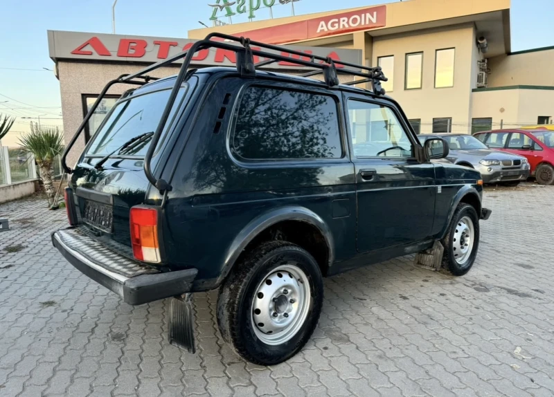 Lada Niva 1.7i / 4x4, снимка 4 - Автомобили и джипове - 47720006