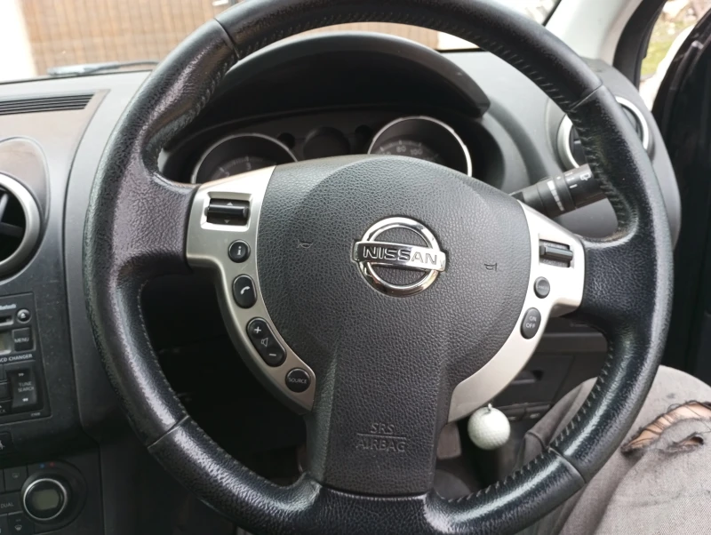 Nissan Qashqai, снимка 8 - Автомобили и джипове - 52483320
