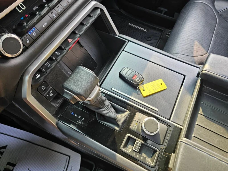 Toyota Tundra Platinum CrewMax Cab LB 4WD* Обдух* Pano* 360* * , снимка 13 - Автомобили и джипове - 52699629