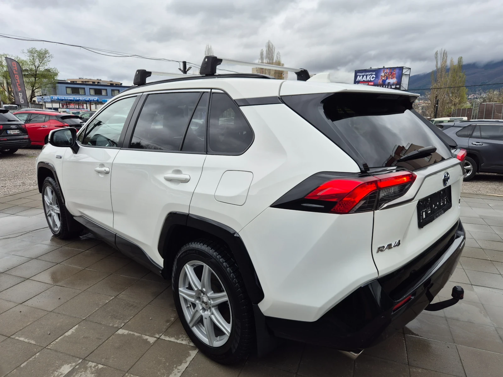Toyota Rav4 AWD Plug-in Hybrid  - изображение 7