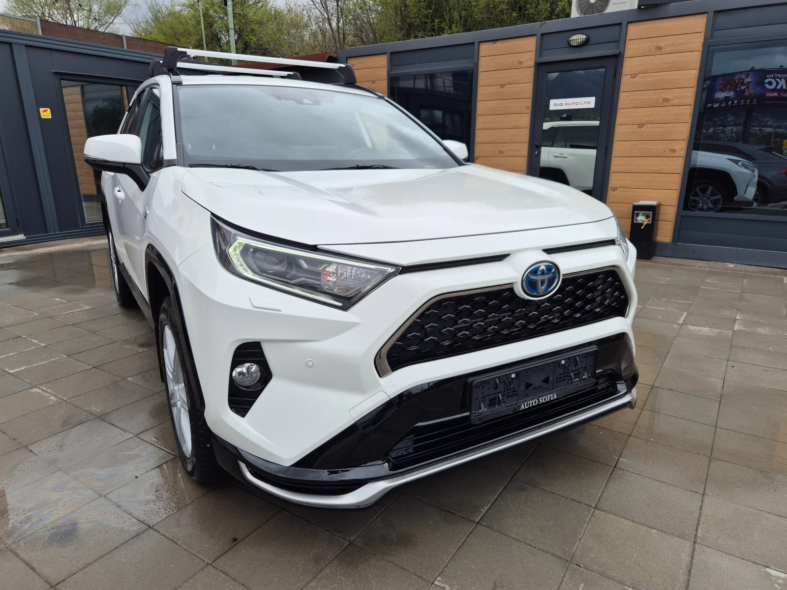 Toyota Rav4 AWD Plug-in Hybrid  - изображение 3