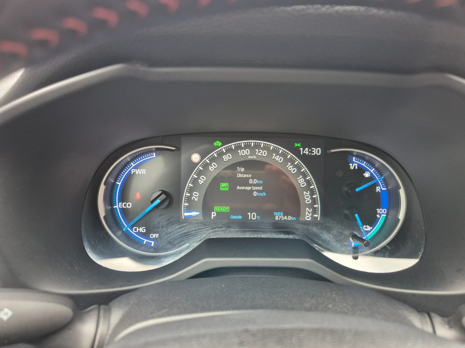 Toyota Rav4 AWD Plug-in Hybrid  - изображение 10