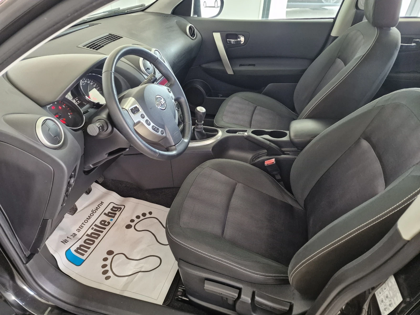 Nissan Qashqai 1.6  131kc, снимка 10 - Автомобили и джипове - 53962208