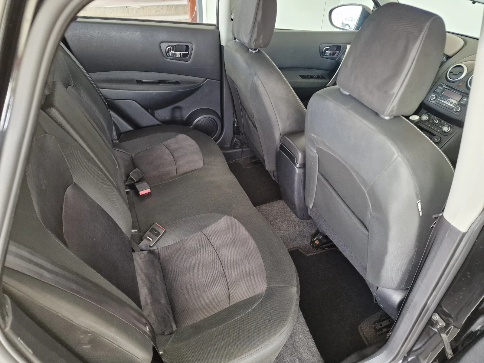 Nissan Qashqai 1.6  131kc, снимка 8 - Автомобили и джипове - 53962208