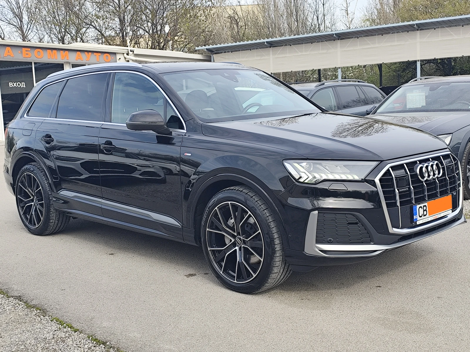 Audi Q7 3.0TDi* S-LINE* QUATTRO* 7 MECTA* MATRIX* KAMEРА, снимка 3 - Автомобили и джипове - 54224275