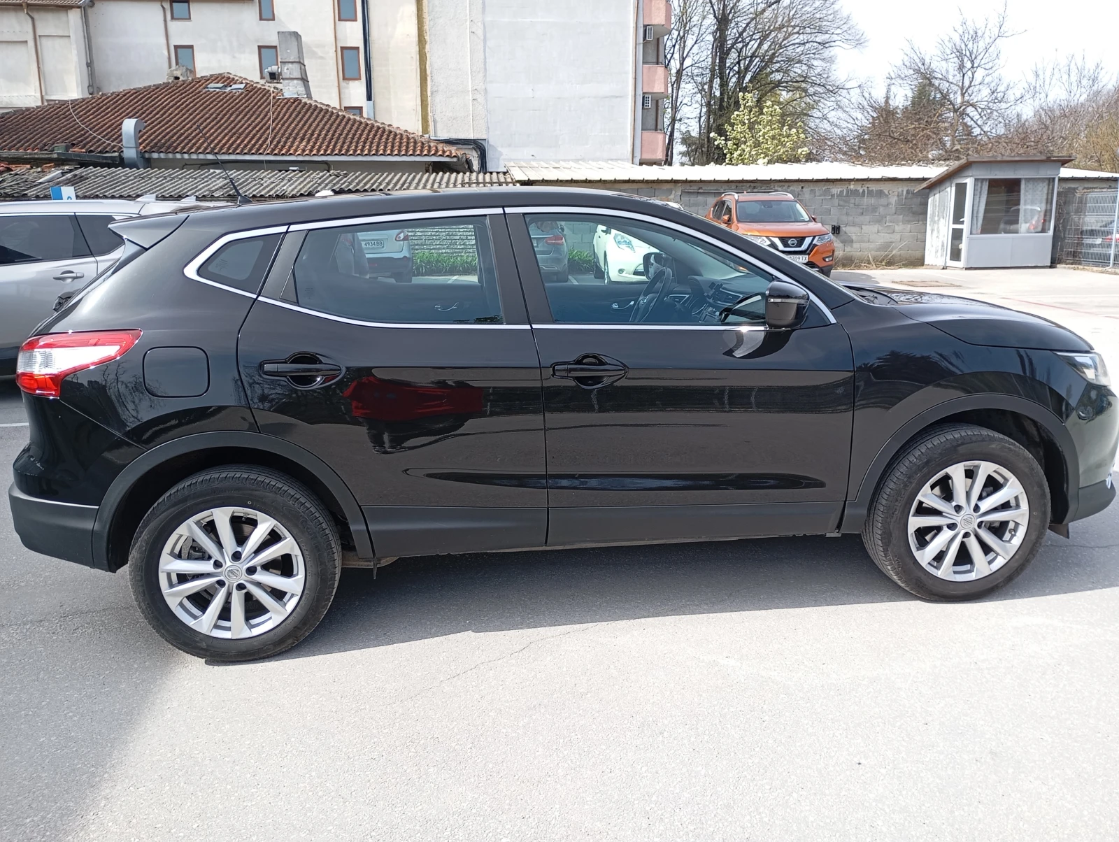 Nissan Qashqai 1.6 dCi 4x4, снимка 5 - Автомобили и джипове - 54227897