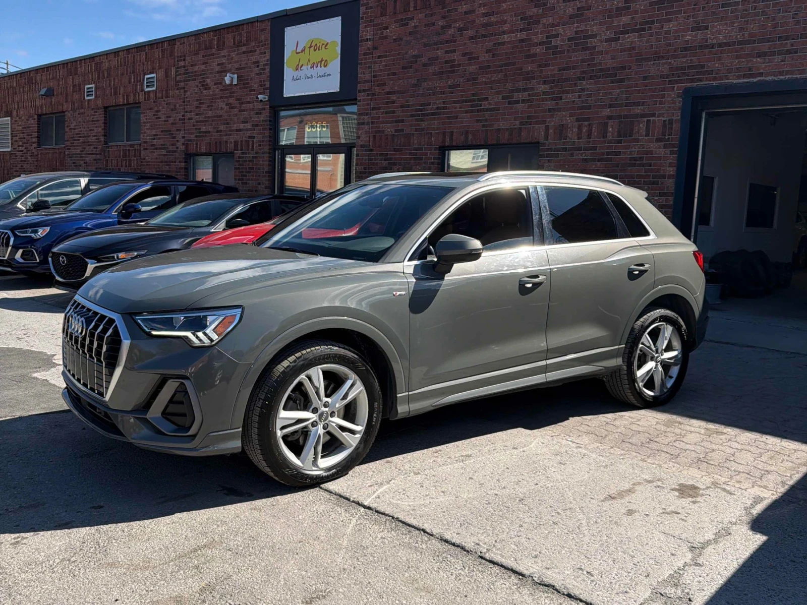 Audi Q3 ДИСТРОНИК * ПОДГРЕВ * ПАНОРАМА * CARFAX, снимка 2 - Автомобили и джипове - 54671997