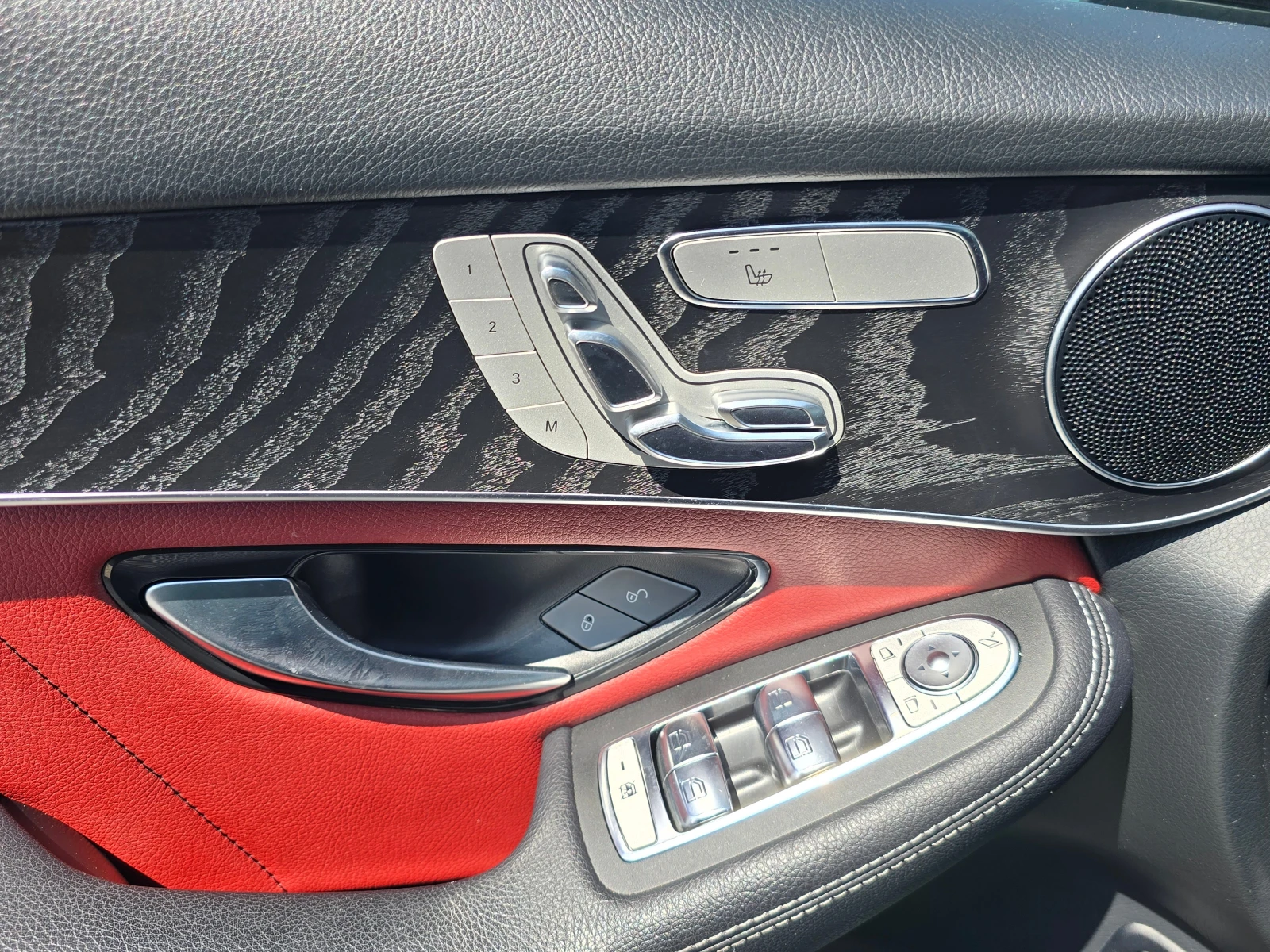 Mercedes-Benz GLC 300 AMG /4-matic/ Лизинг, снимка 8 - Автомобили и джипове - 54792041