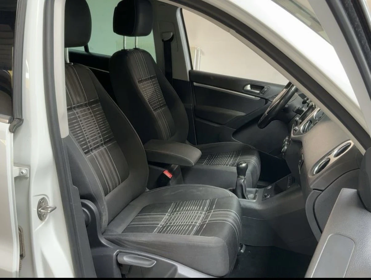 VW Tiguan 2.0TDI/ОЧАКВАН ВНОС/СЕРВИЗНА ИСТОРИЯ/, снимка 10 - Автомобили и джипове - 55124255