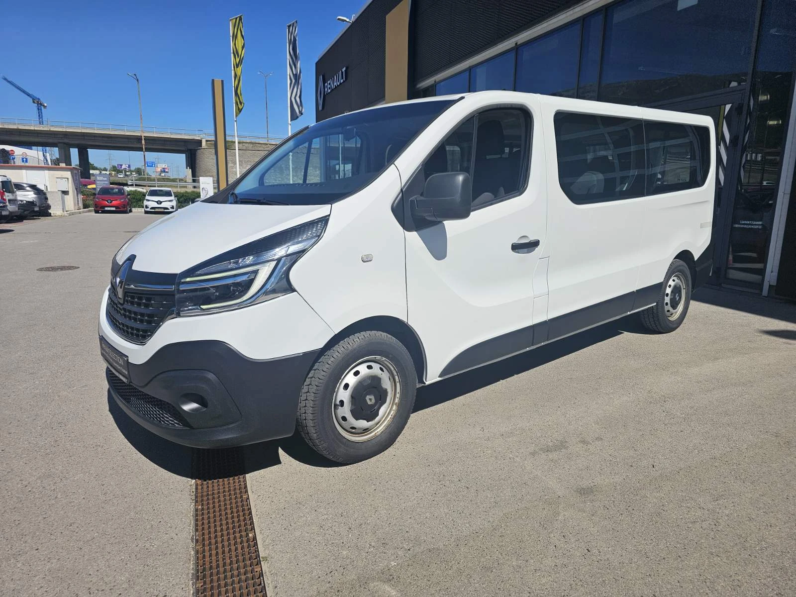 Renault Trafic 2.0 dCi 120 8+ 1