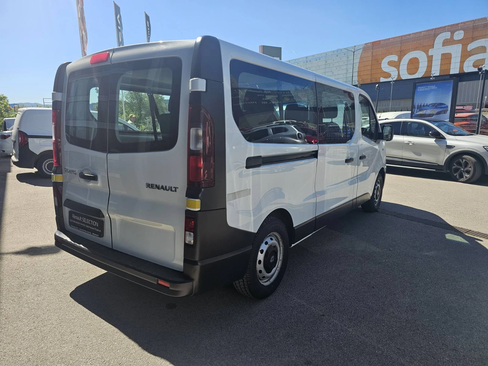 Renault Trafic 2.0 dCi 120 8+ 1, снимка 5 - Бусове и автобуси - 54936622