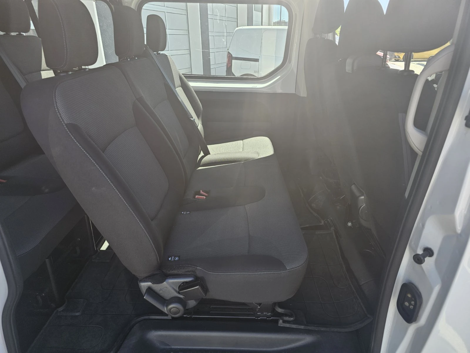 Renault Trafic 2.0 dCi 120 8+ 1, снимка 15 - Бусове и автобуси - 54936622