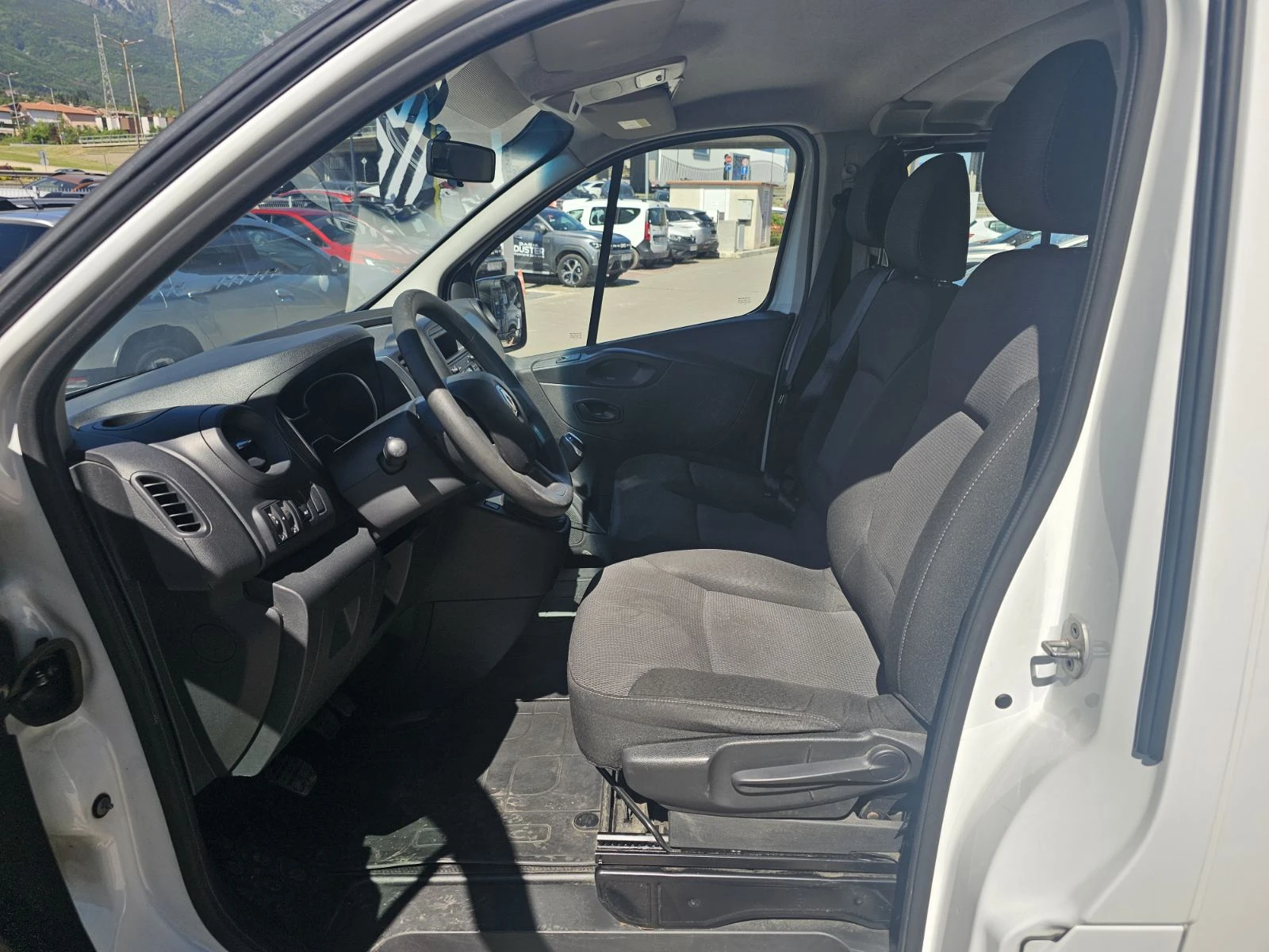 Renault Trafic 2.0 dCi 120 8+ 1, снимка 7 - Бусове и автобуси - 54936622