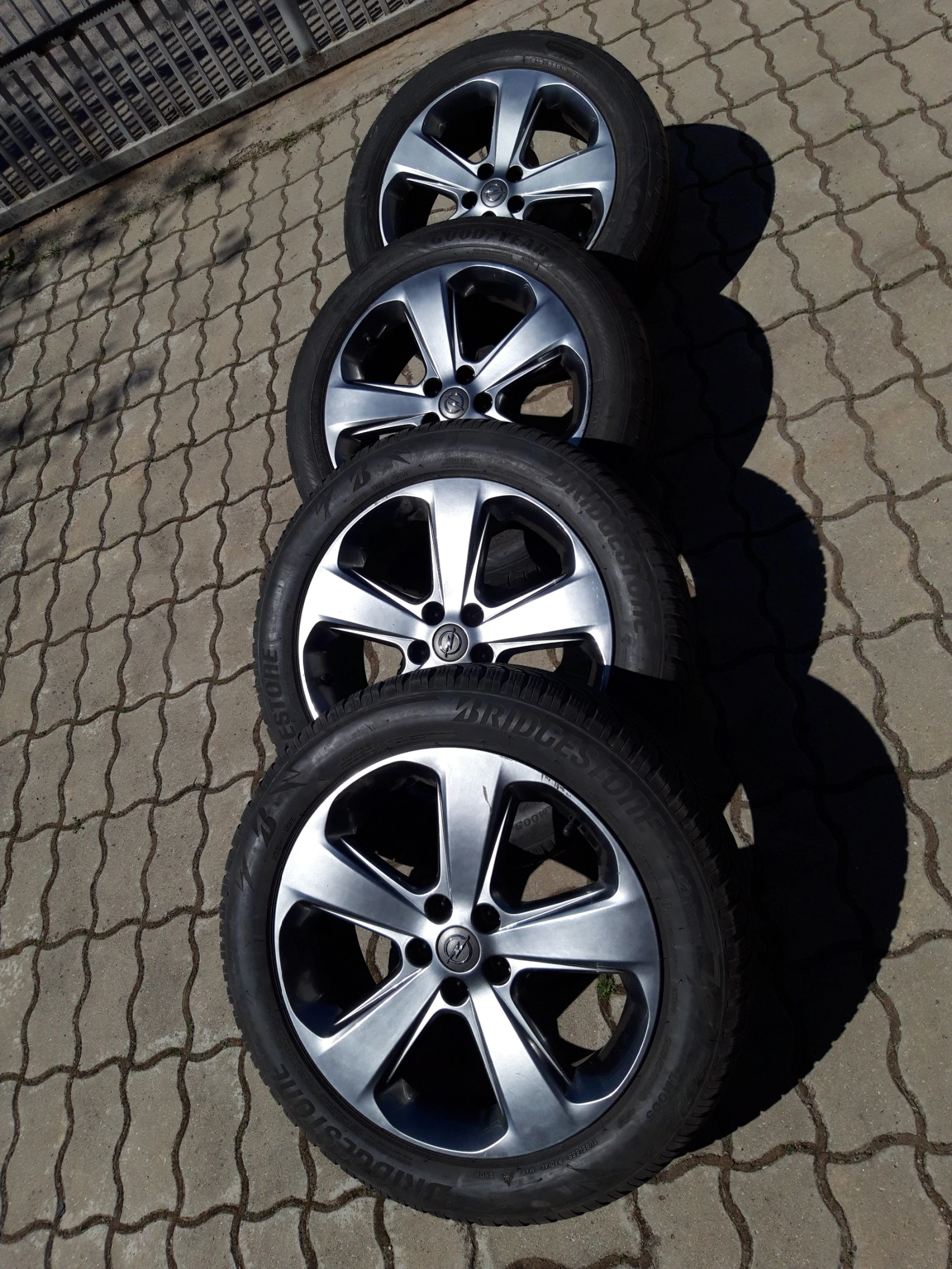 Гуми с джанти Bridgestone 215/55R18, снимка 10 - Гуми и джанти - 54173415