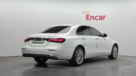 Mercedes-Benz E 220 4MATIC/DISTRONIC/BURMESTER/ОБДУХВАНЕ/ПОДГРЕВИ/PANO, снимка 2