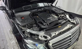 Mercedes-Benz E 300 ДИГИТАЛНО* ТАБЛО* ХЕДЪП* 360КАМЕРА* LANE* ASSIST* , снимка 16