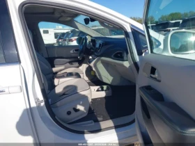 Chrysler Pacifica * HYBRID* PLATINUM* КОЖА* ПОДГРЕВ* ШИБИДАХ*  | Auto.bg — изображение 5