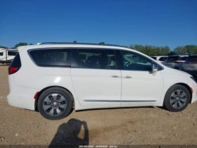 Chrysler Pacifica * HYBRID* PLATINUM* КОЖА* ПОДГРЕВ* ШИБИДАХ*  | Auto.bg — изображение 12