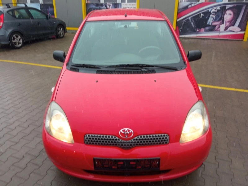 Toyota Yaris 1.3 VVT-I, снимка 6 - Автомобили и джипове - 43897861