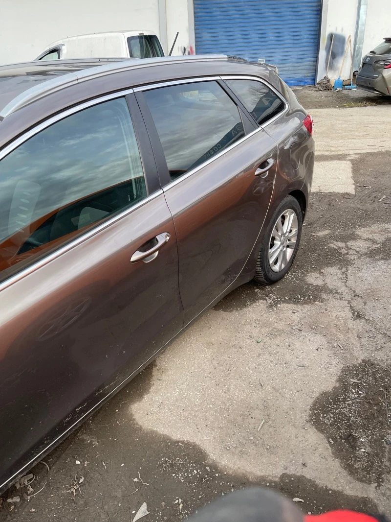 Kia Ceed, снимка 2 - Автомобили и джипове - 44125425